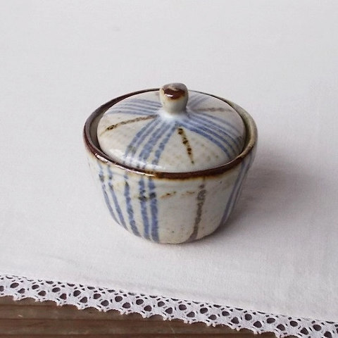 陶器の薬味入れ/珍味入れ/昭和レトロ食器【さび十草蓋付き小鉢】