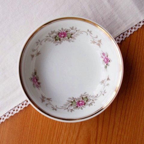 昭和レトロ食器/金フチ花柄ロマンチックな可愛らしい小鉢