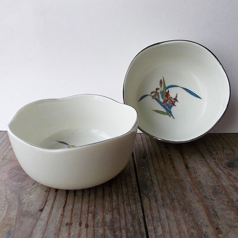 昭和レトロ和食器/アイボリー銀縁ランの花柄の深鉢