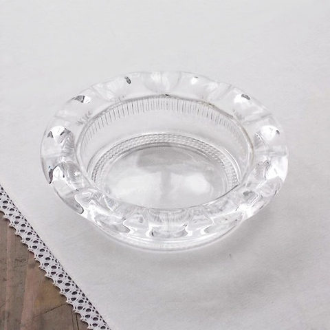 昭和レトロな透明ガラスの灰皿/円形ドット直径14cm
