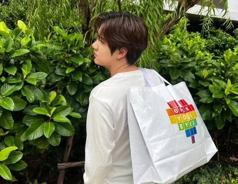 Rainbow Heart トートバッグ(Nanon 着用）《eパケット送料込》