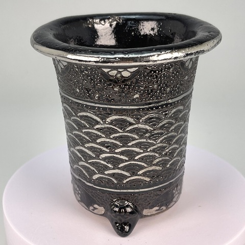 愛楽園制作　加茂黒釉　青海波紋様プラチナ彩蘭鉢