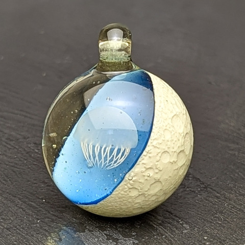 激レア TOMOMATSU GLASS MARKET 高知 クラゲ ペンダント 【公式通販】
