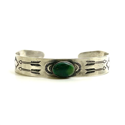 30s~ NAVAJO "SILVER PRODUCTS MFG." SILVER BANGLE.