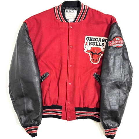 ~90s CHICAGO BULLS OFFICIAL VARSITY JACKET.