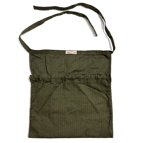 W.W.II. AMERICAN RED CROSS NON WASH H.B.T. APRON BAG.