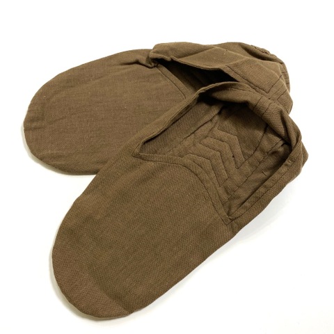 W.W.II. AMERICAN RED CROSS DEAD STOCK MILITARY ROOM SHOES.