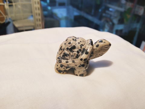 (寄付10円)ダルメシアンジャスパー彫刻亀