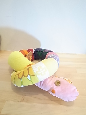 Liebe リーベ　へびのぬいぐるみ　ピンク