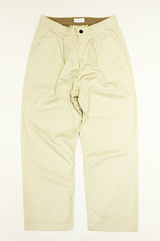 MANUAL ALPHABET (マニュアル アルファベット)　SUPIMA COTTON CHINO CLOTH TUCK PANTS