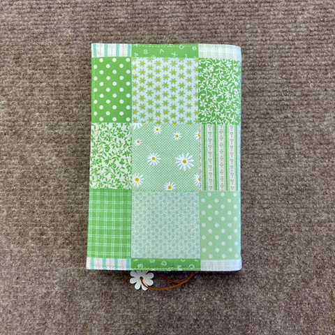 2589 トール文庫 黄緑／小花の市松