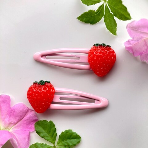 いちごのパッチンピン