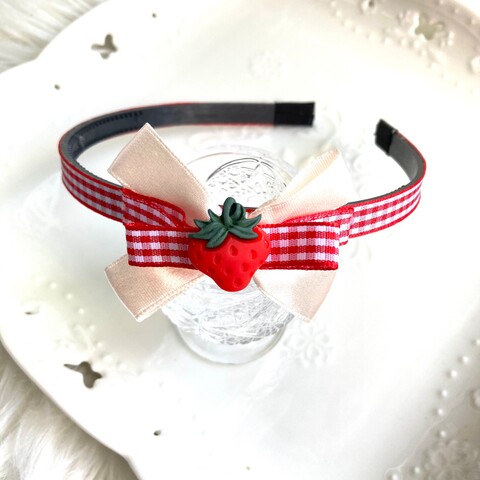 いちごのカチューシャ