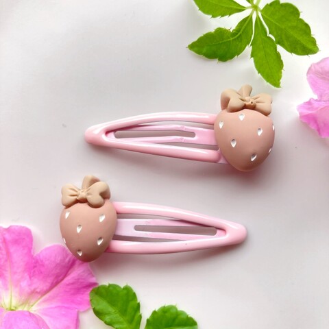 いちごのパッチンピン