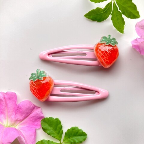 いちごのパッチンピン