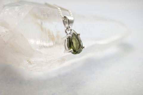 ❤️〜特別出品〜❤️綺麗なグリーン❣️モルダバイト10mmルース(ソーティング付) モルダバイト通販専門店 《Zelena》 原石、ルースほか多数