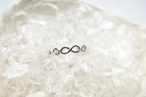 ❤️〜特別出品〜❤️綺麗なグリーン❣️モルダバイト10mmルース(ソーティング付) マダガスカル産モロキサイト1石ルース（グリーンアパタイト